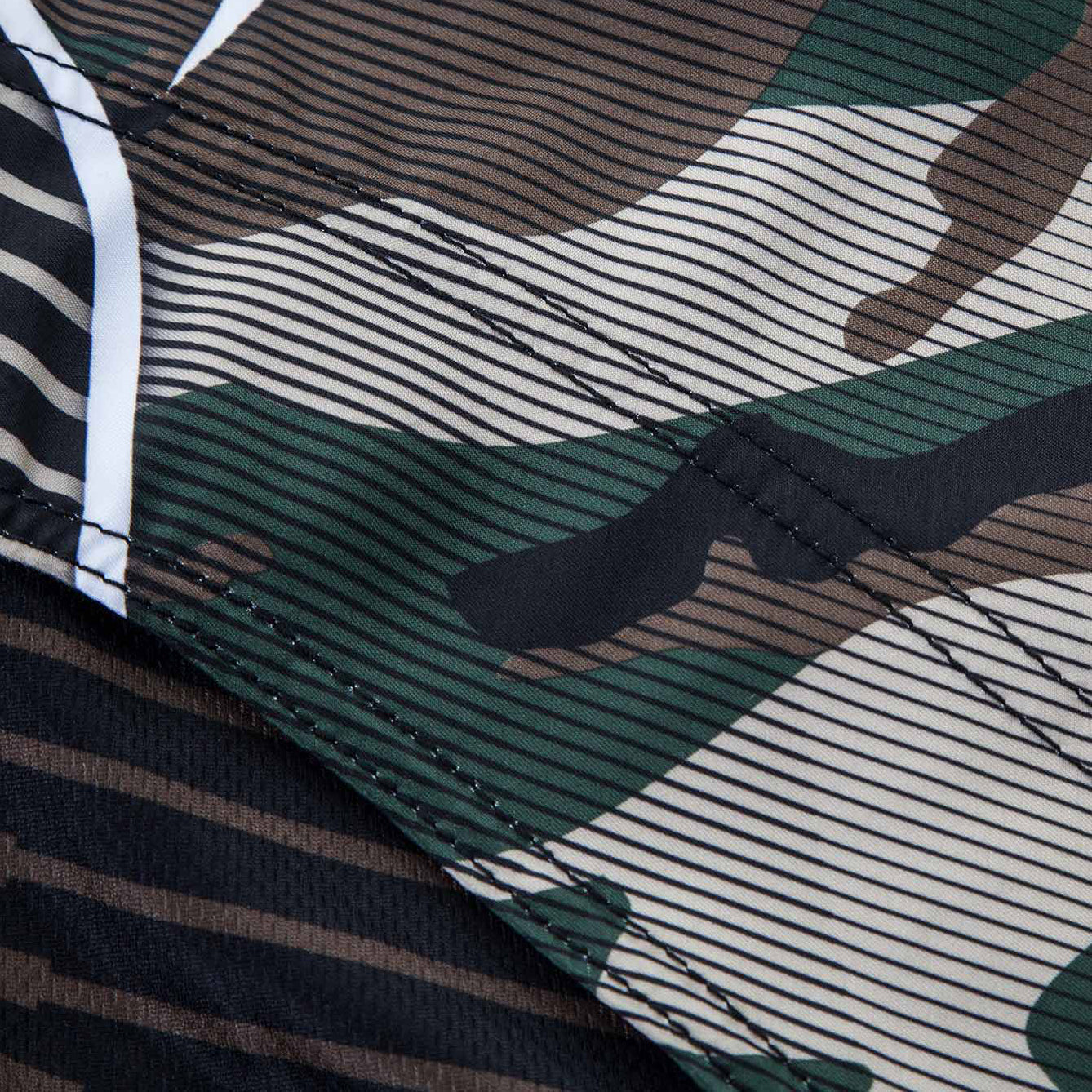 Venum Camo Hero 格斗短裤 – 绿色/棕色