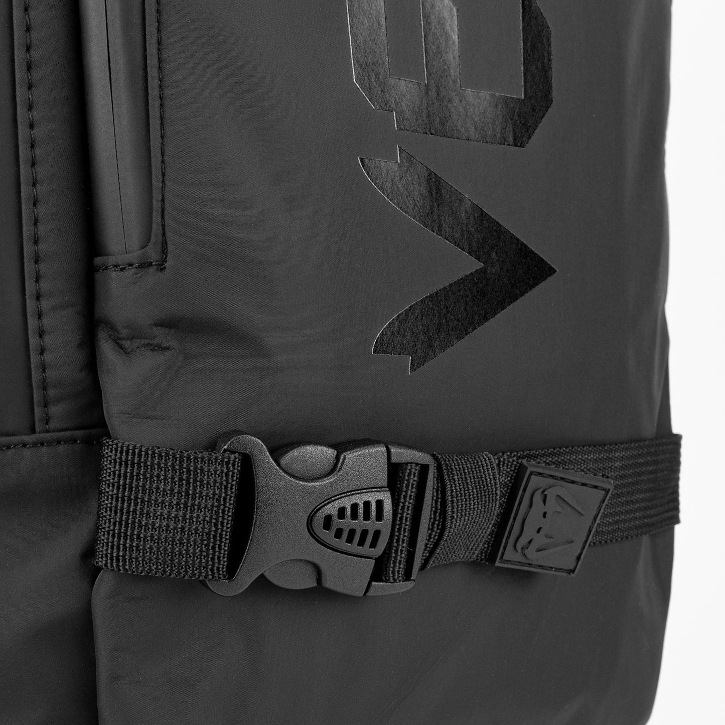 Venum Challenger Pro Evo 背包 (20-25L) – 黑色