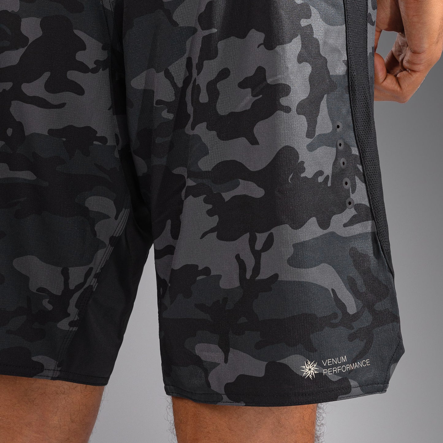 Venum G-Fit Air 男士格斗短裤 – 数字城市迷彩
