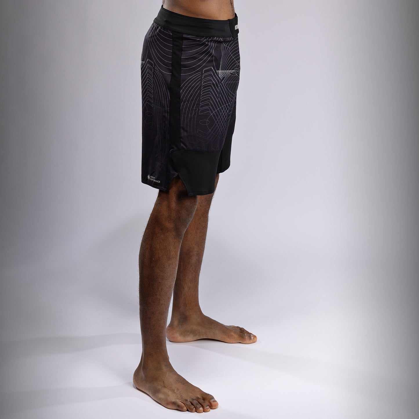 Venum G-Fit Air 男士格斗短裤 – 深黑色/沙色