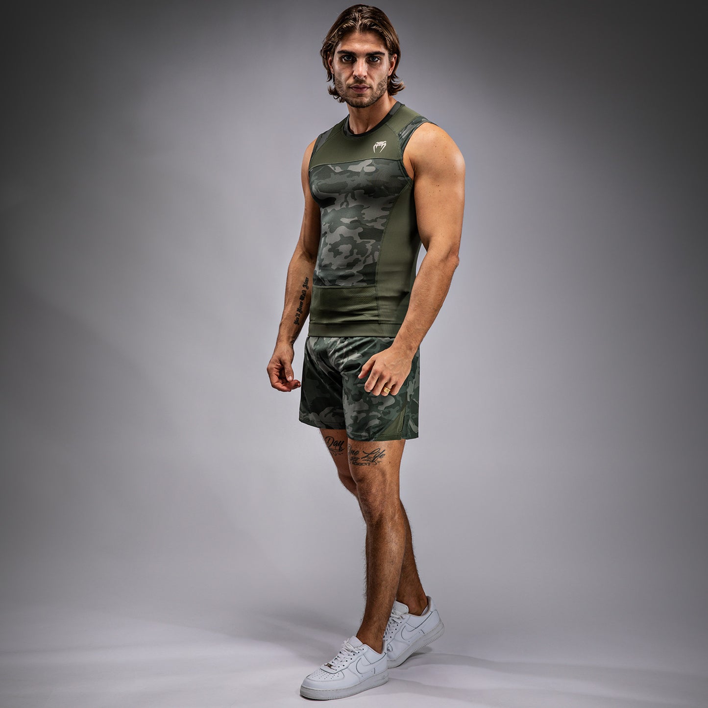 Venum G-Fit Air 男士无袖紧身防磨衣 – 军绿色迷彩
