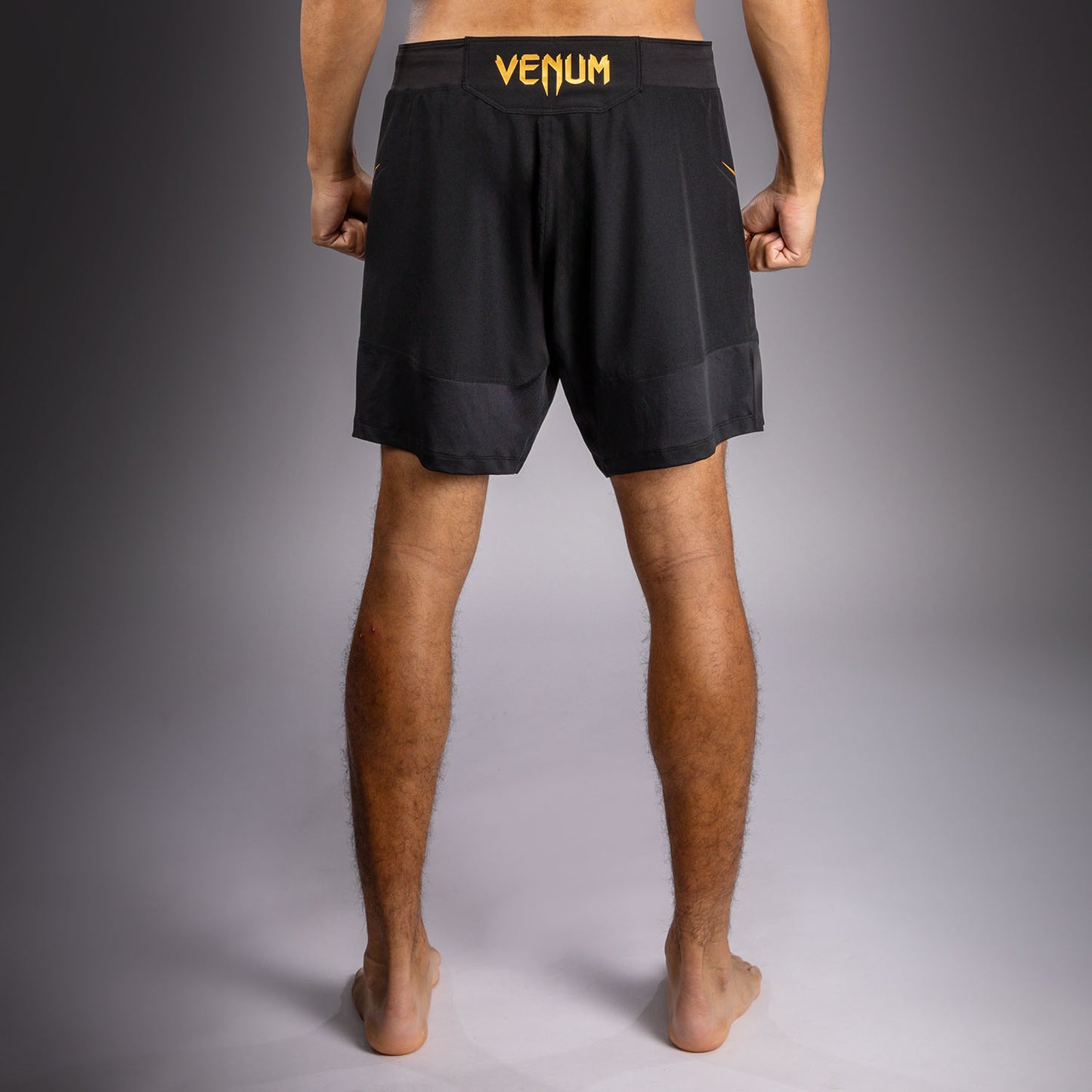 Venum G-Core格斗短裤 - 黑色/金色