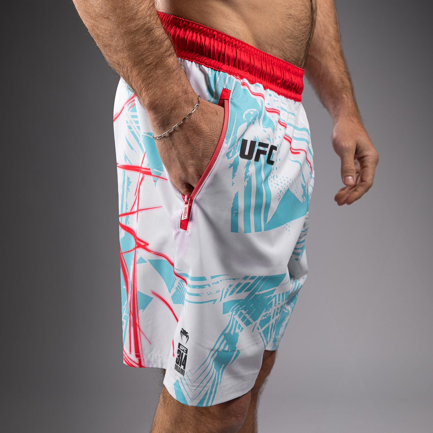 UFC Fusion By Venum Miami Edition 格斗短裤–男士款–白色