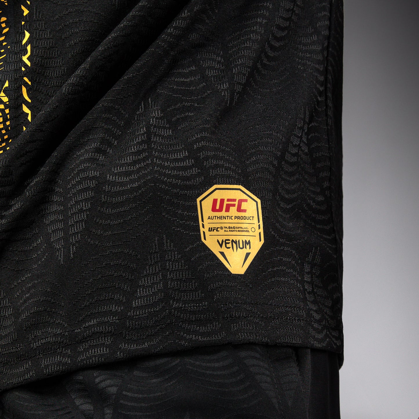 男士款 UFC Zenith by Venum Champion 真实比赛出场球衣