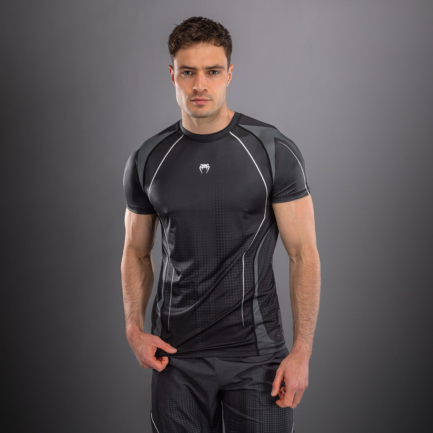 Venum Stealth Dry Tech T恤 – 黑色/白色