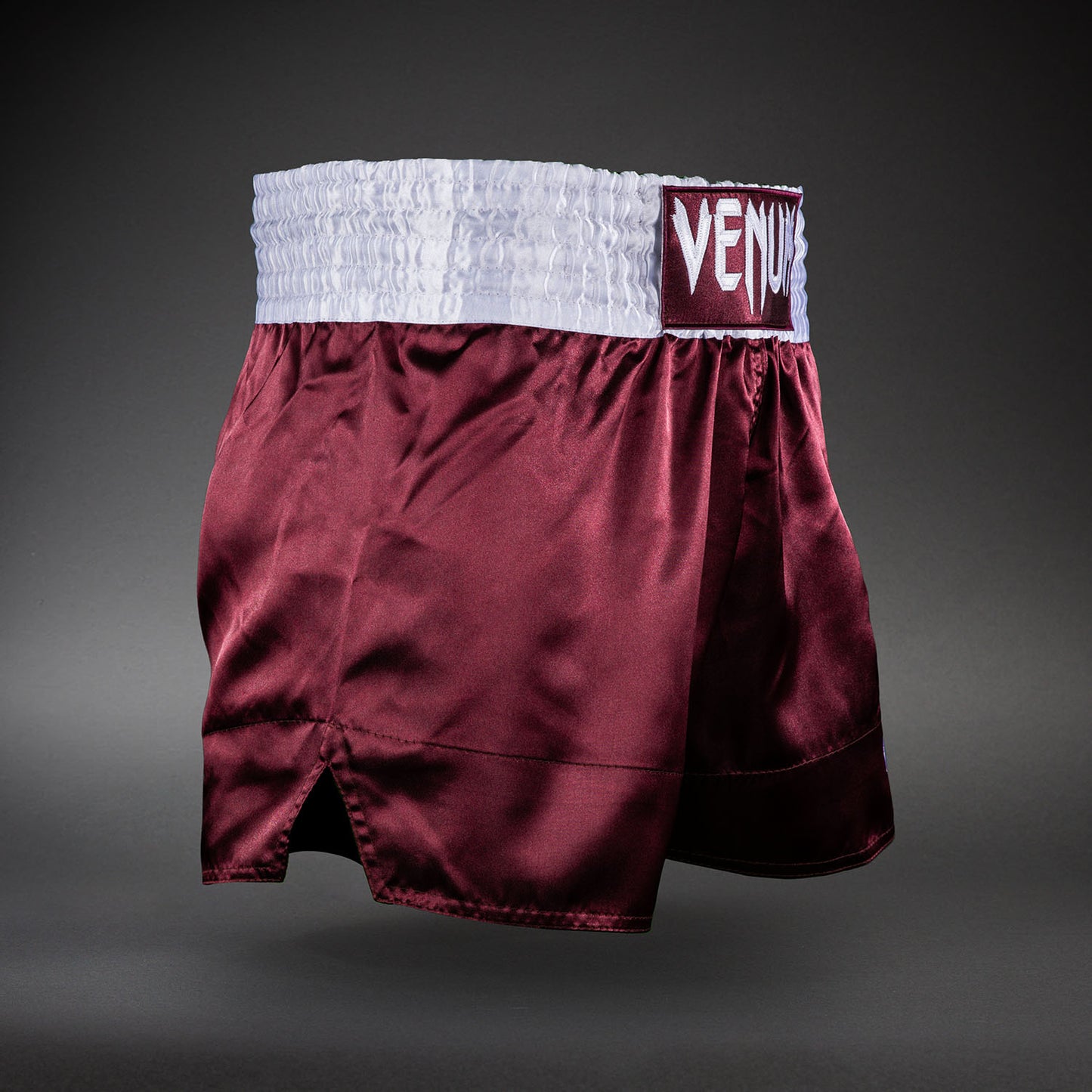 Venum Classic 泰拳短裤 – 酒红色