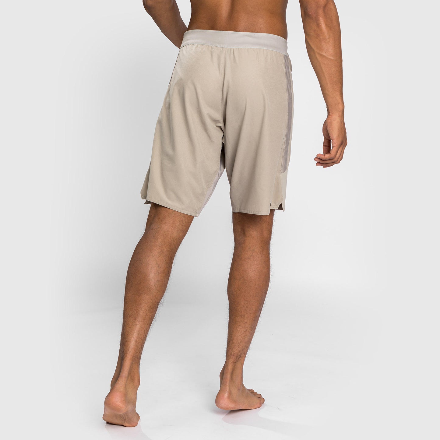 Venum G-Fit Air 格斗短裤 – 沙色