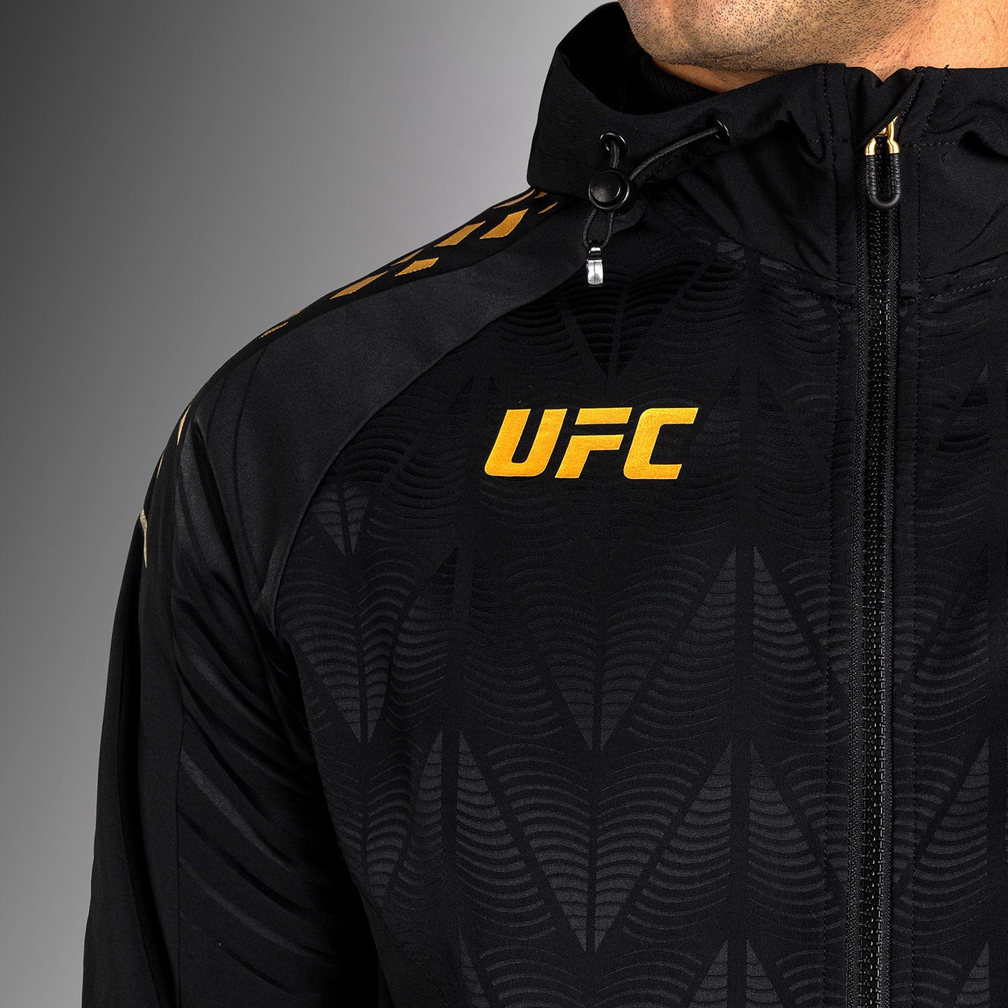 男士款 UFC Zenith by Venum Champion 正品比赛入场连帽衫