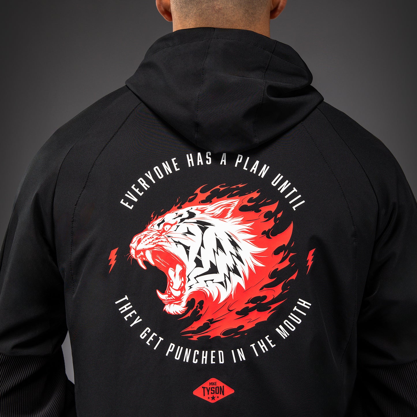 Venum x Mike Tyson: Tiger 运动夹克 – 深黑色/强烈红色