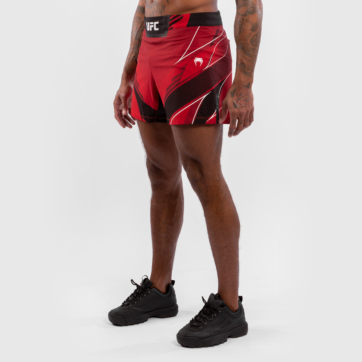 Venum UFC Authentic Fight Night 男士短裤 – 红色