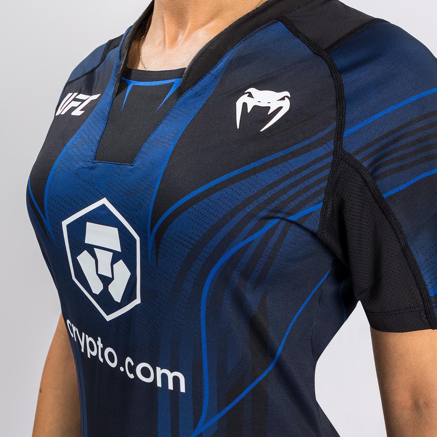 UFC Authentic Fight Night 2.0 Kit By Venum 女士款出场球衣 – 午夜蓝版