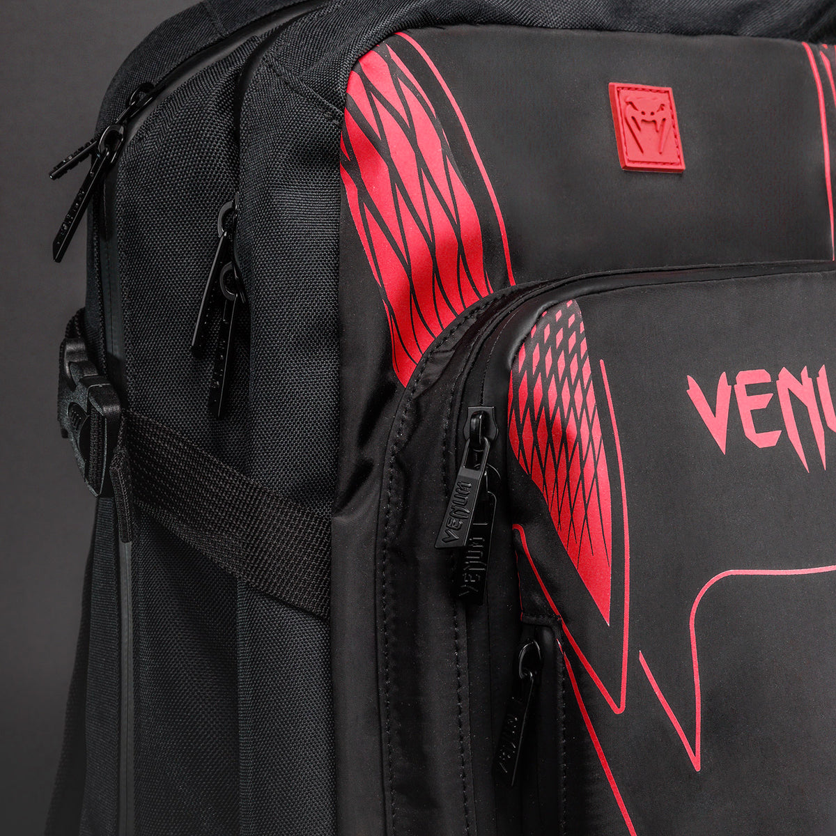 Venum Amazonia Reborn 双肩背包 (15-25 L) - 黑色/红色