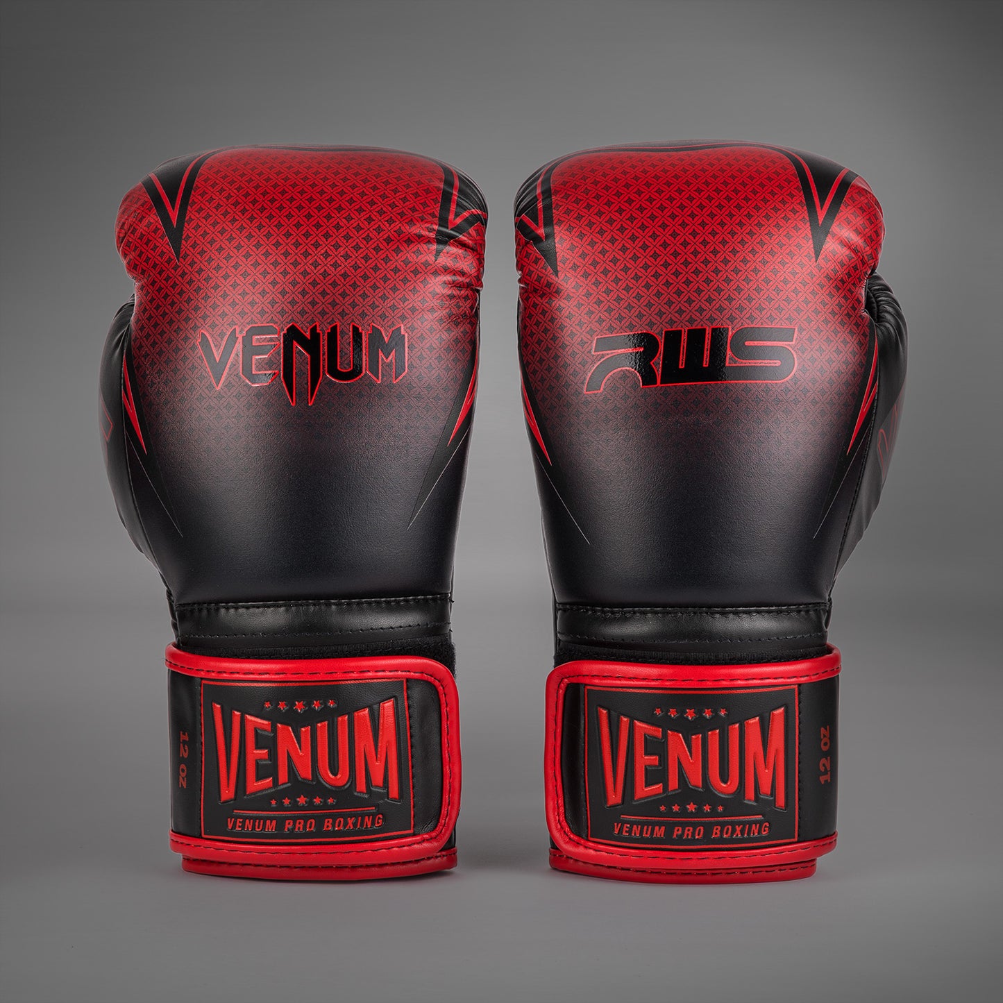 Venum x RWS 2.0 拳击手套 – 黑色/红色