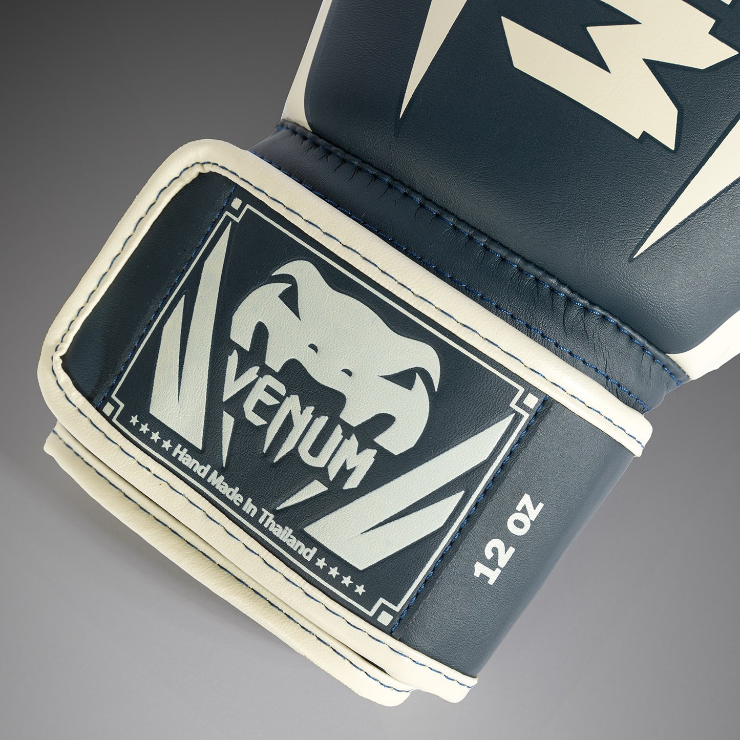 Venum Elite 拳击手套 – 白色/藏青色