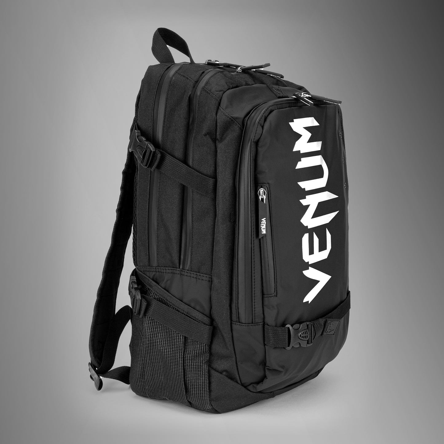 Venum Challenger Pro Evo 背包 (20-25L) – 黑色/白色