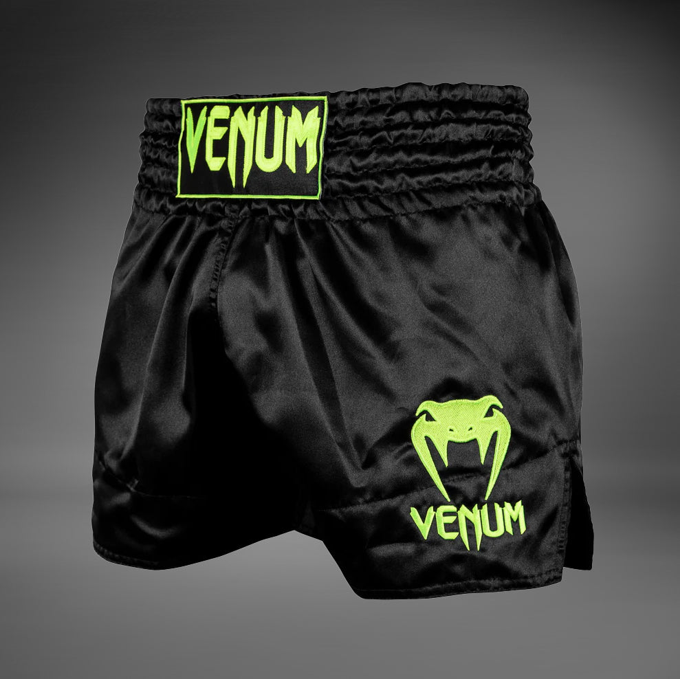 Venum Classic 泰拳短裤 – 黑色/荧光黄