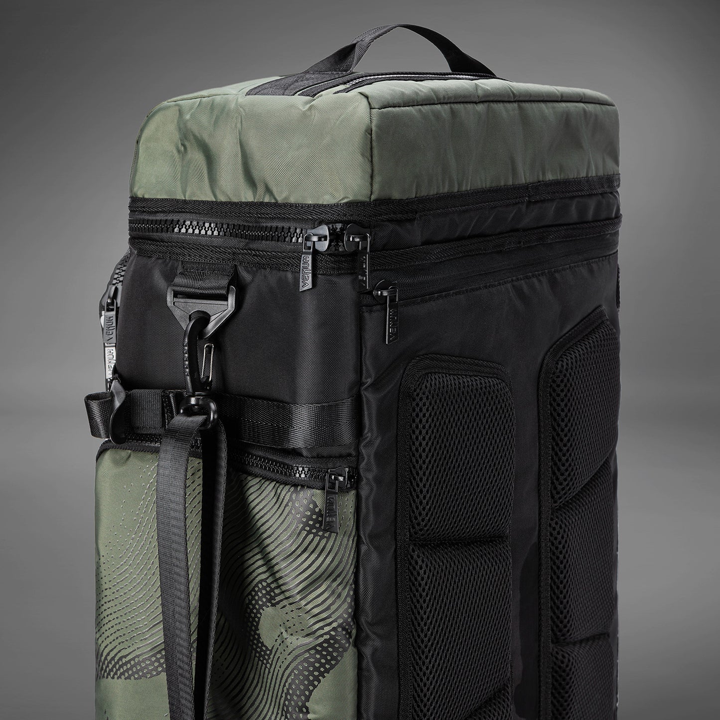 Venum Trainer Hybrid运动包 – 军绿色