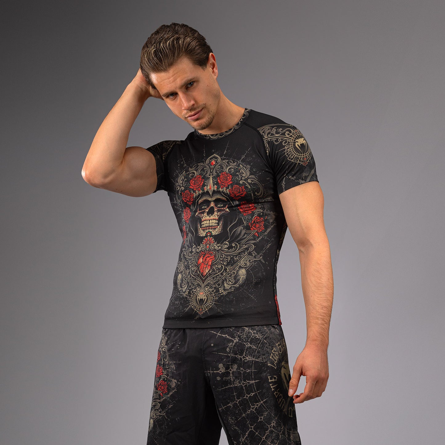 Venum Santa Muerte 5.0 男士短袖紧身防磨衣 – 深黑色/金色