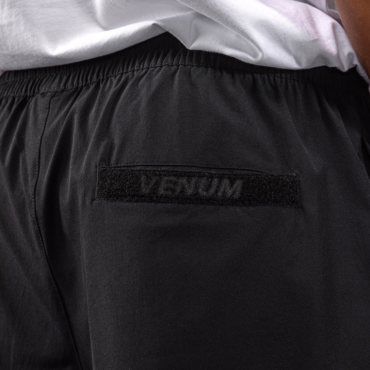 Venum Essential Woven Straight 直筒长裤 - 黑色