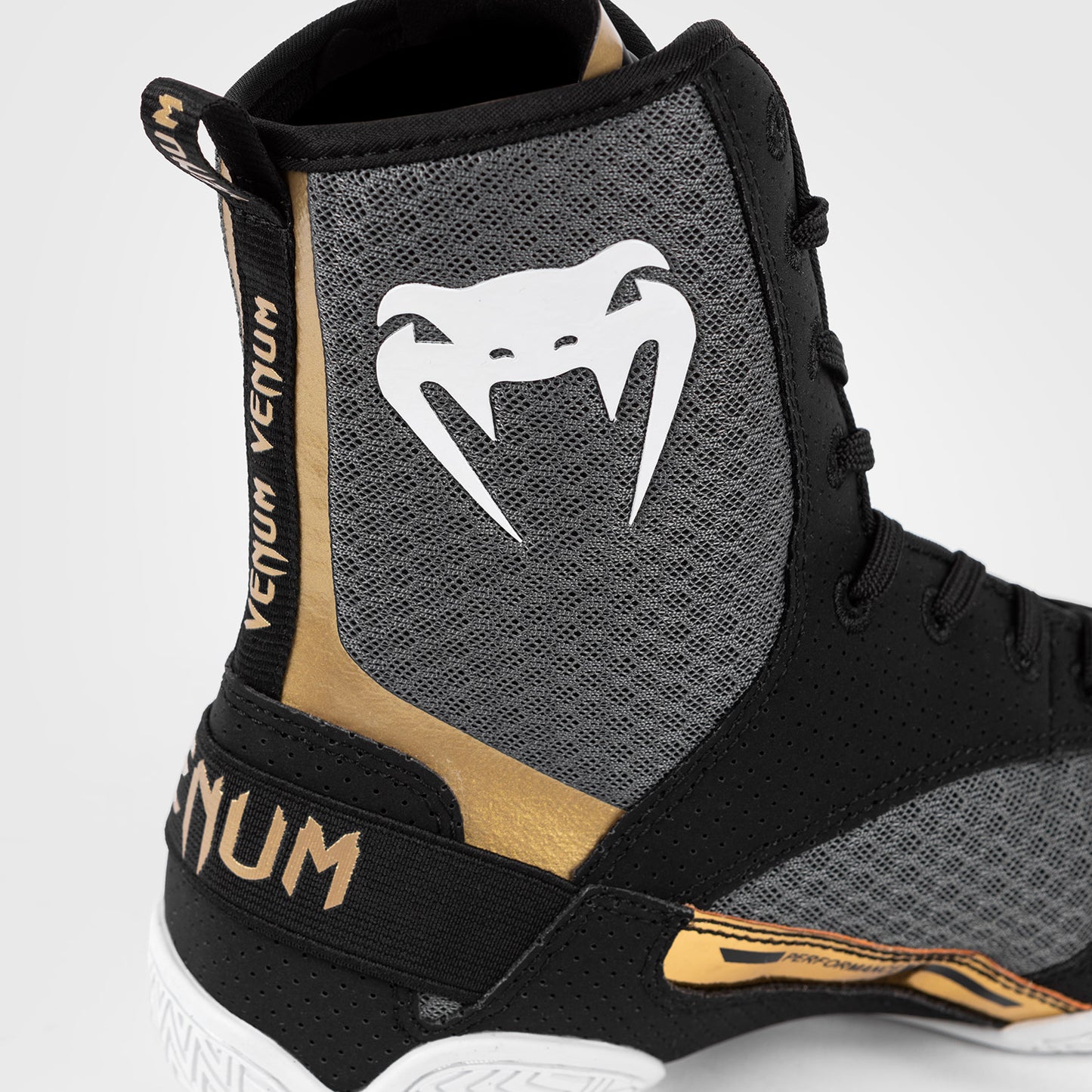 Venum Elite 拳击鞋 – 黑色/白色/金色