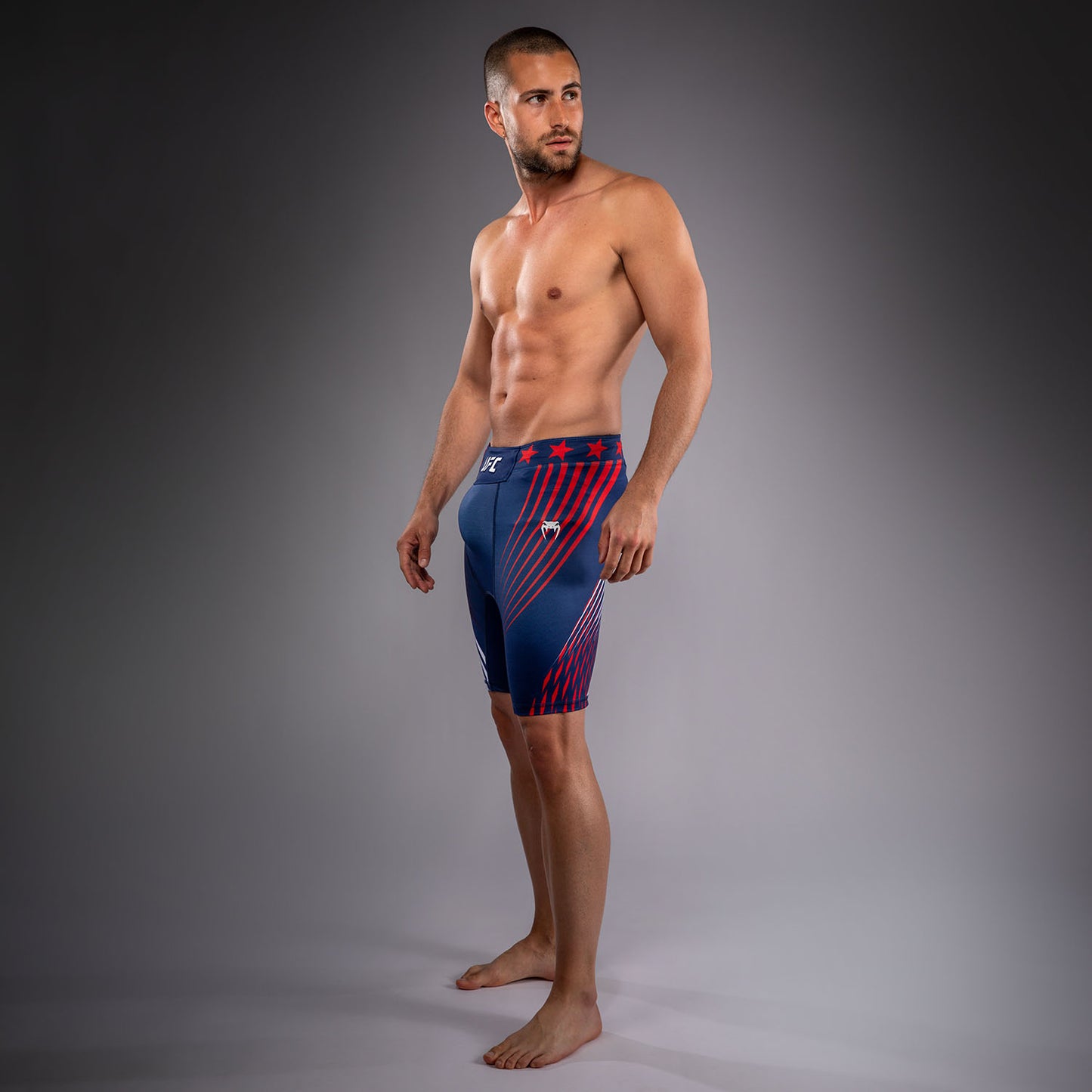 Official UFC Freedom 250 by Venum 男士 Authentic Fight Night Vale Tudo 紧身格斗短裤 - 蓝色