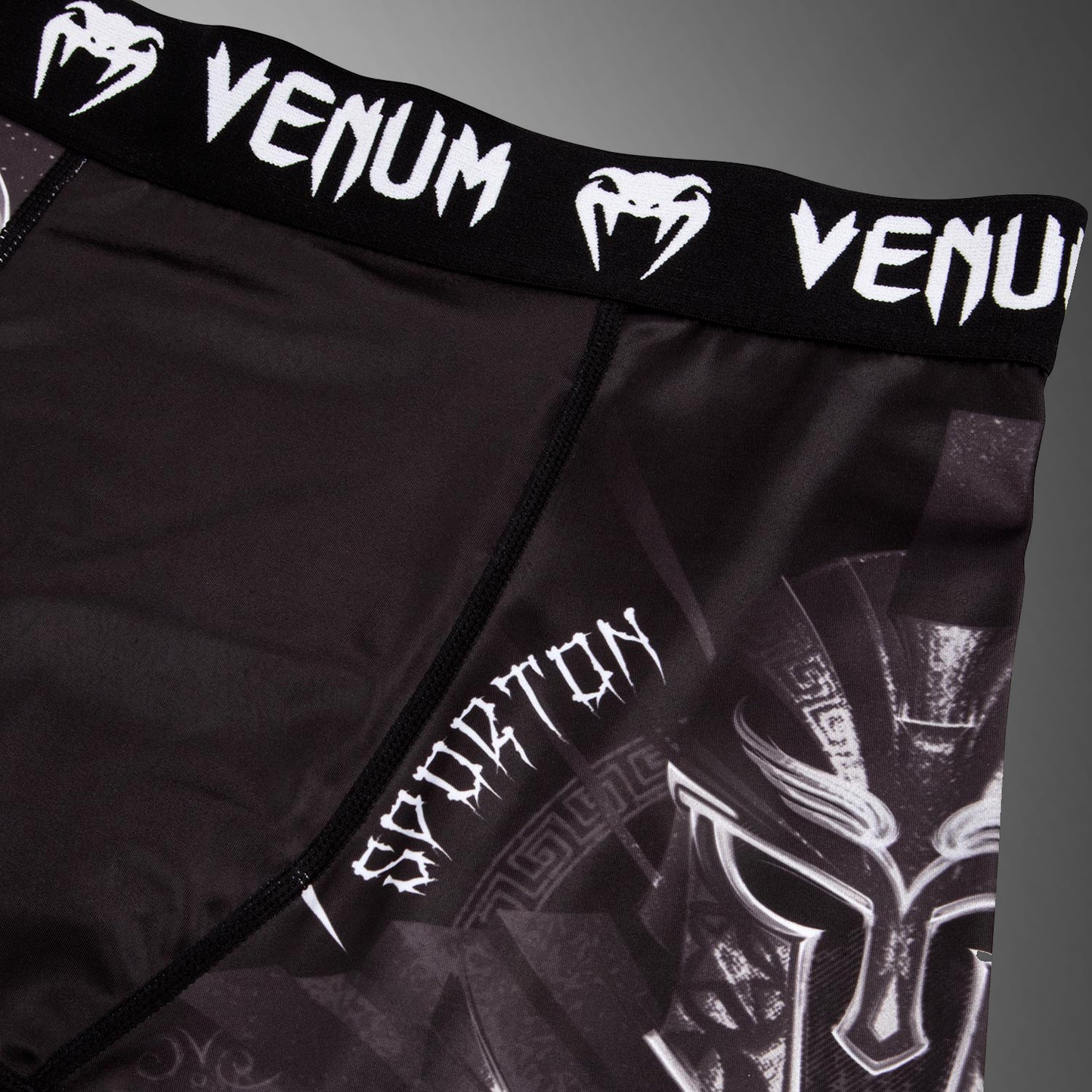 Vale Tudo格斗短裤 Venum Gladiator 3.0 – 黑色/白色