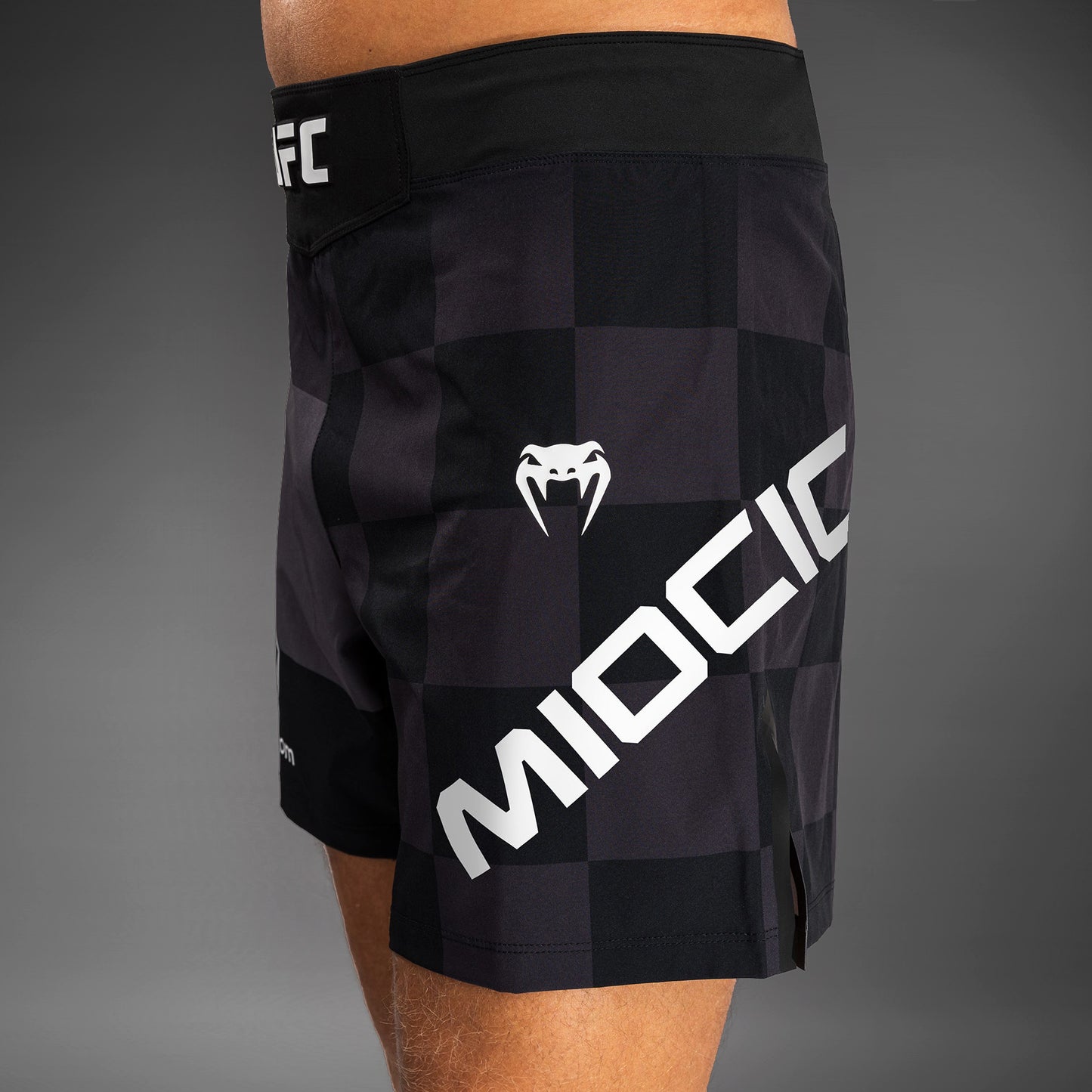 男士Venum UFC Unrivaled Black Stipe Miocic短款格斗短裤