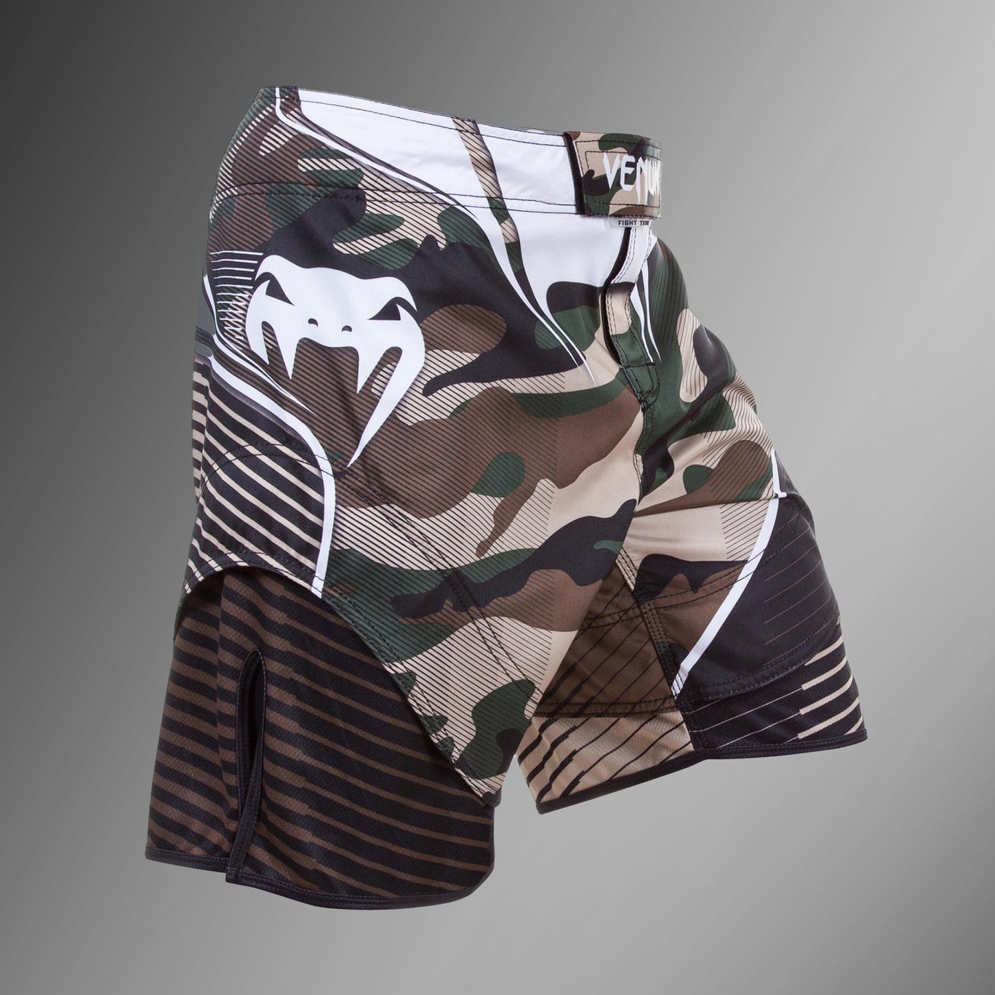 Venum Camo Hero 格斗短裤 – 绿色/棕色