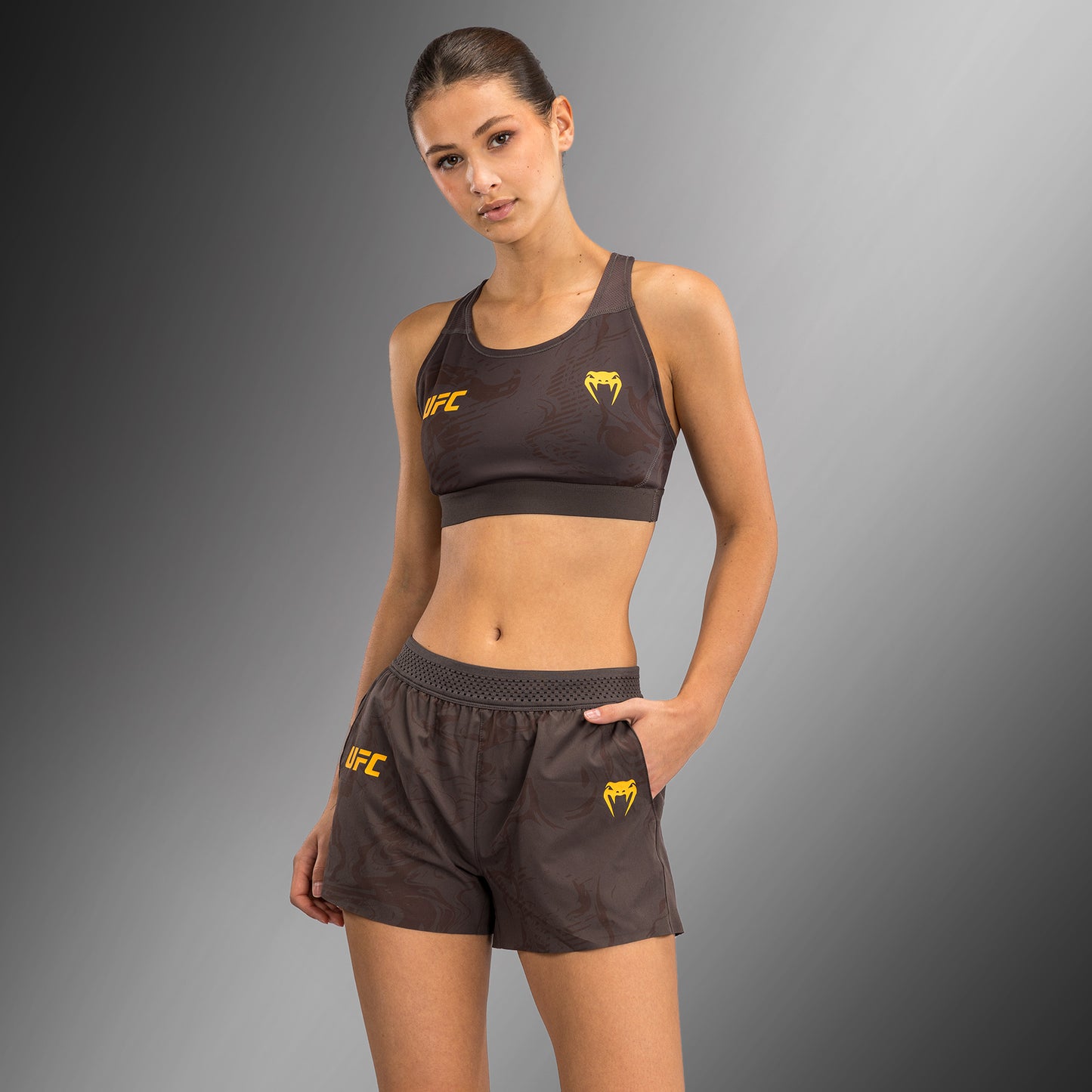 UFC Fusion by Venum Fight Week 女士款性能短裤 – 沙色