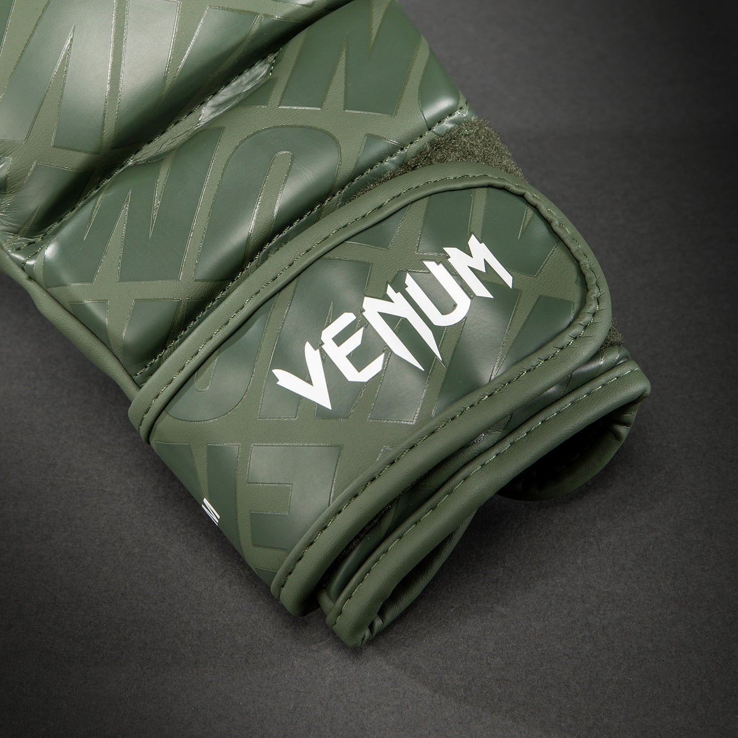 Venum Contender 1.5 XT 3D 实战手套 - 卡其色