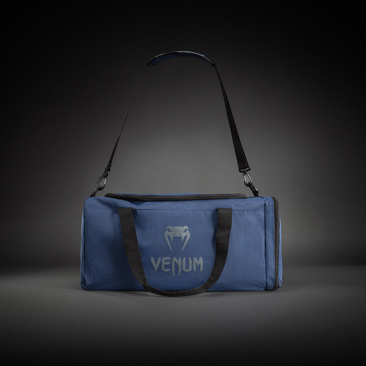 Venum Essential 运动包（37L）- 海军蓝