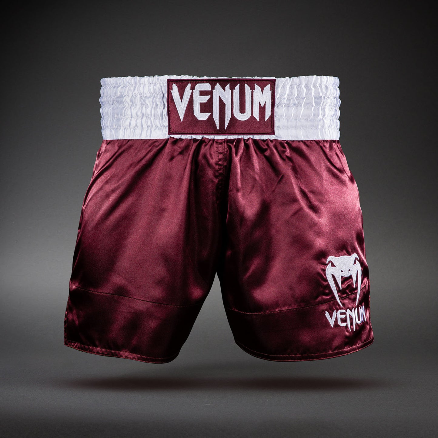 Venum Classic 泰拳短裤 – 酒红色