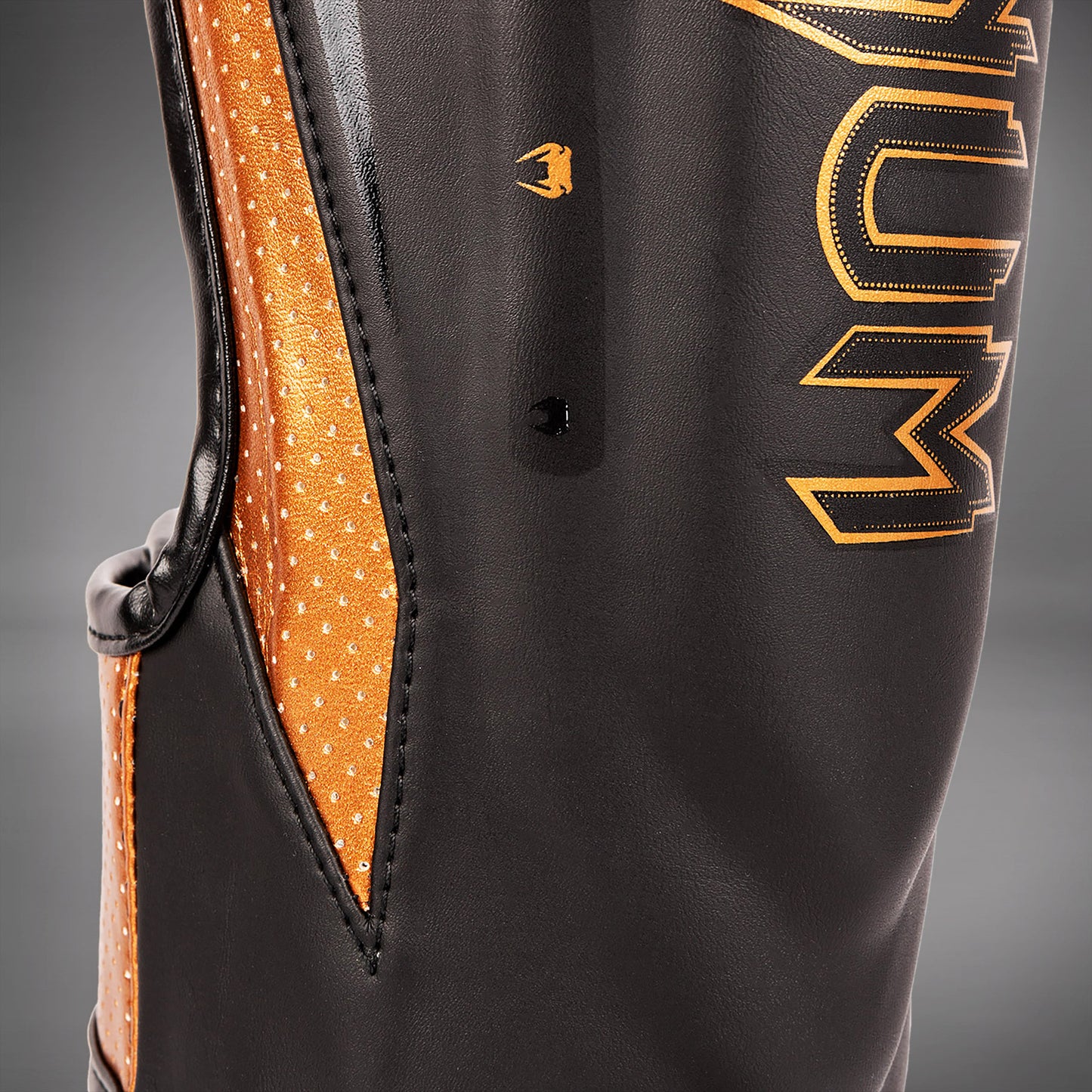 Venum Elite Evo 护胫 – 黑色/青铜色