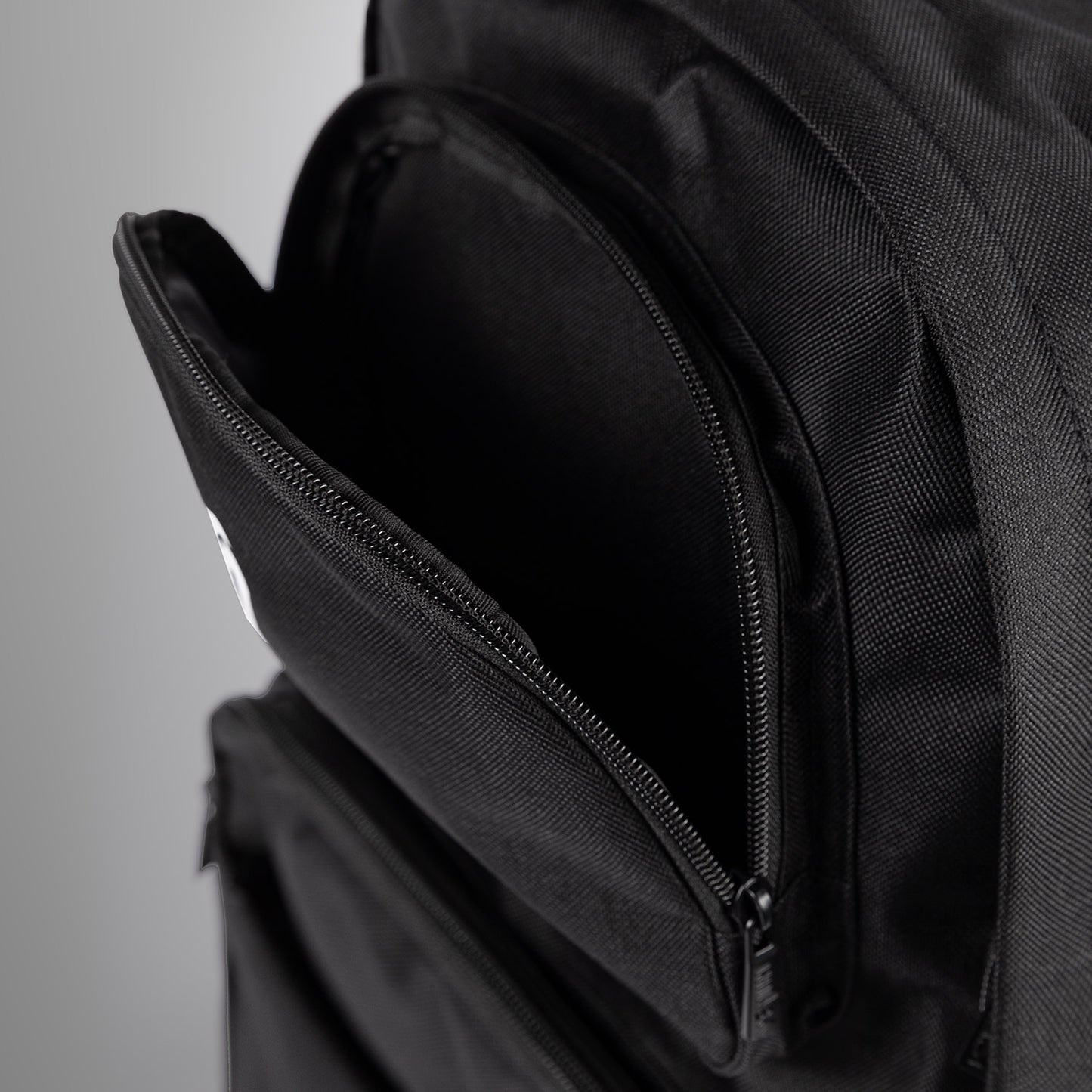 Venum Essential 背包 (20-25L) – 黑色