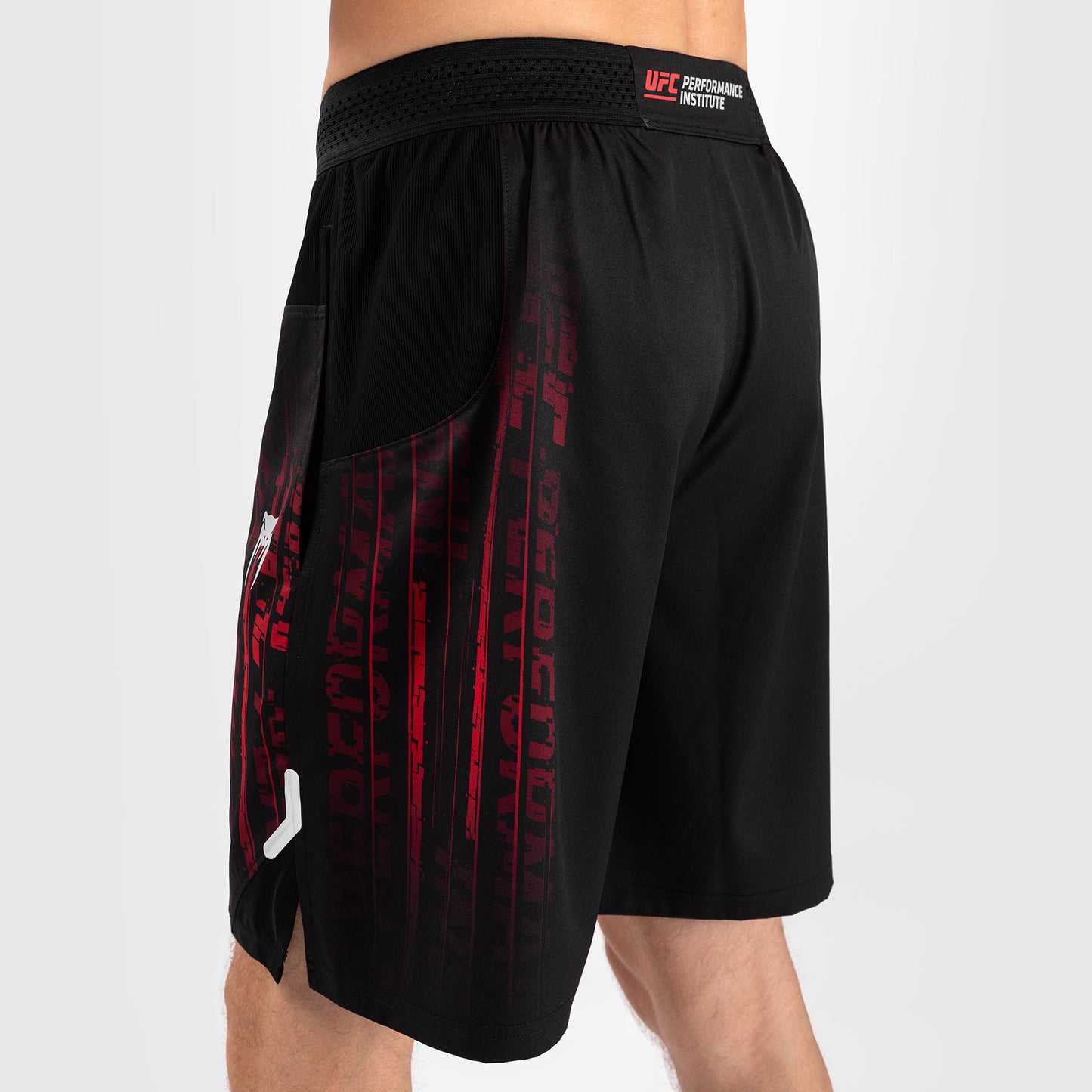 UFC Venum Performance Institute 2.0 男士性能短裤 – 黑色/红色