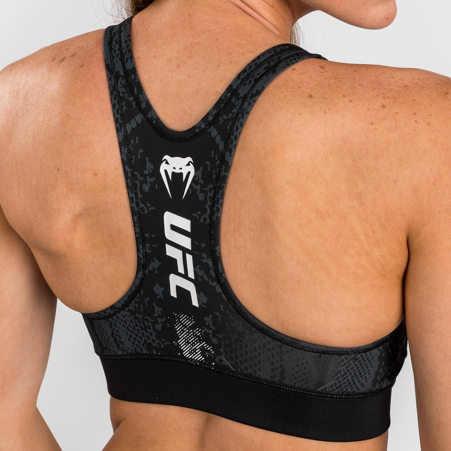 UFC Adrenaline by Venum Authentic Fight Night 女士运动内衣 – 黑色