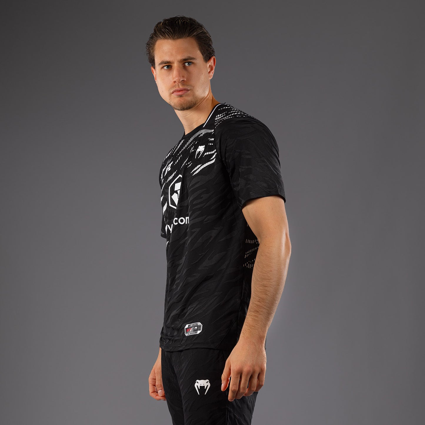 UFC Fusion by Venum Authentic Fight Night 男士Walkout球衣 – 黑色