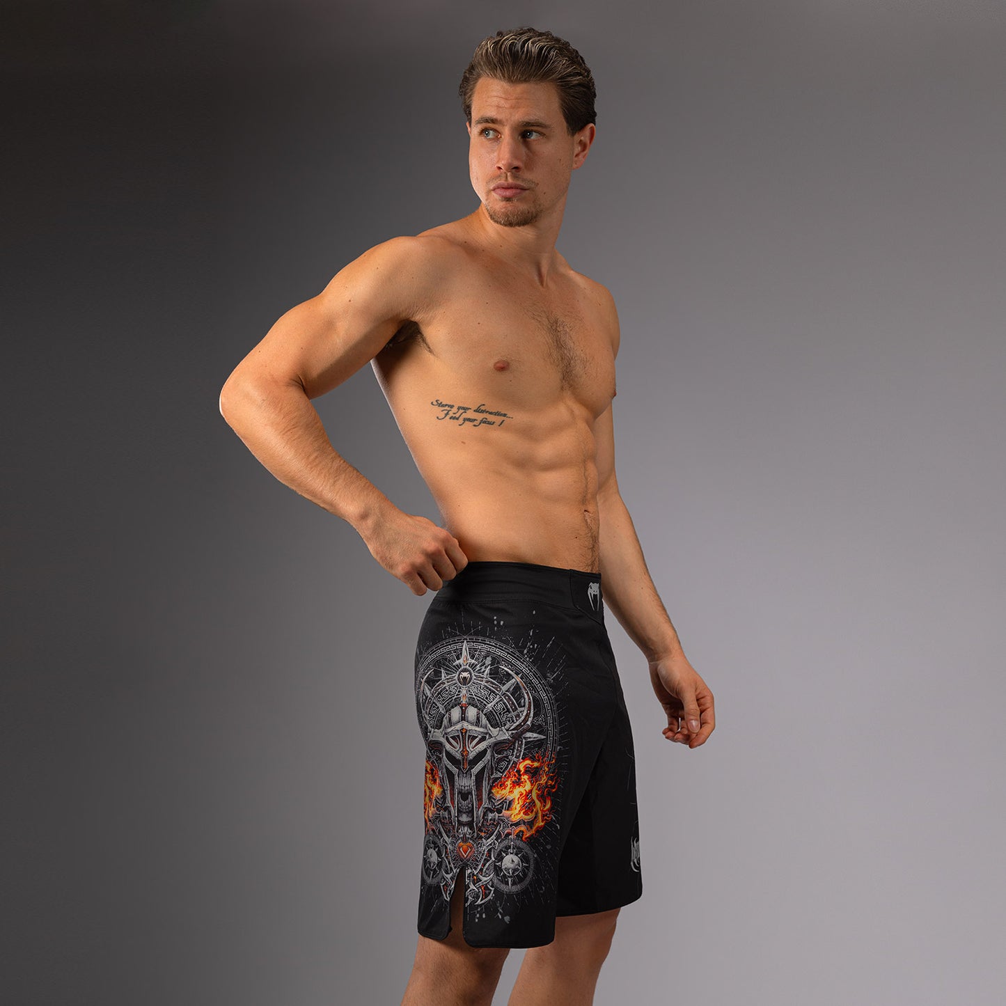 Venum Gladiator 5.0 男士格斗短裤 – 黑色/银色