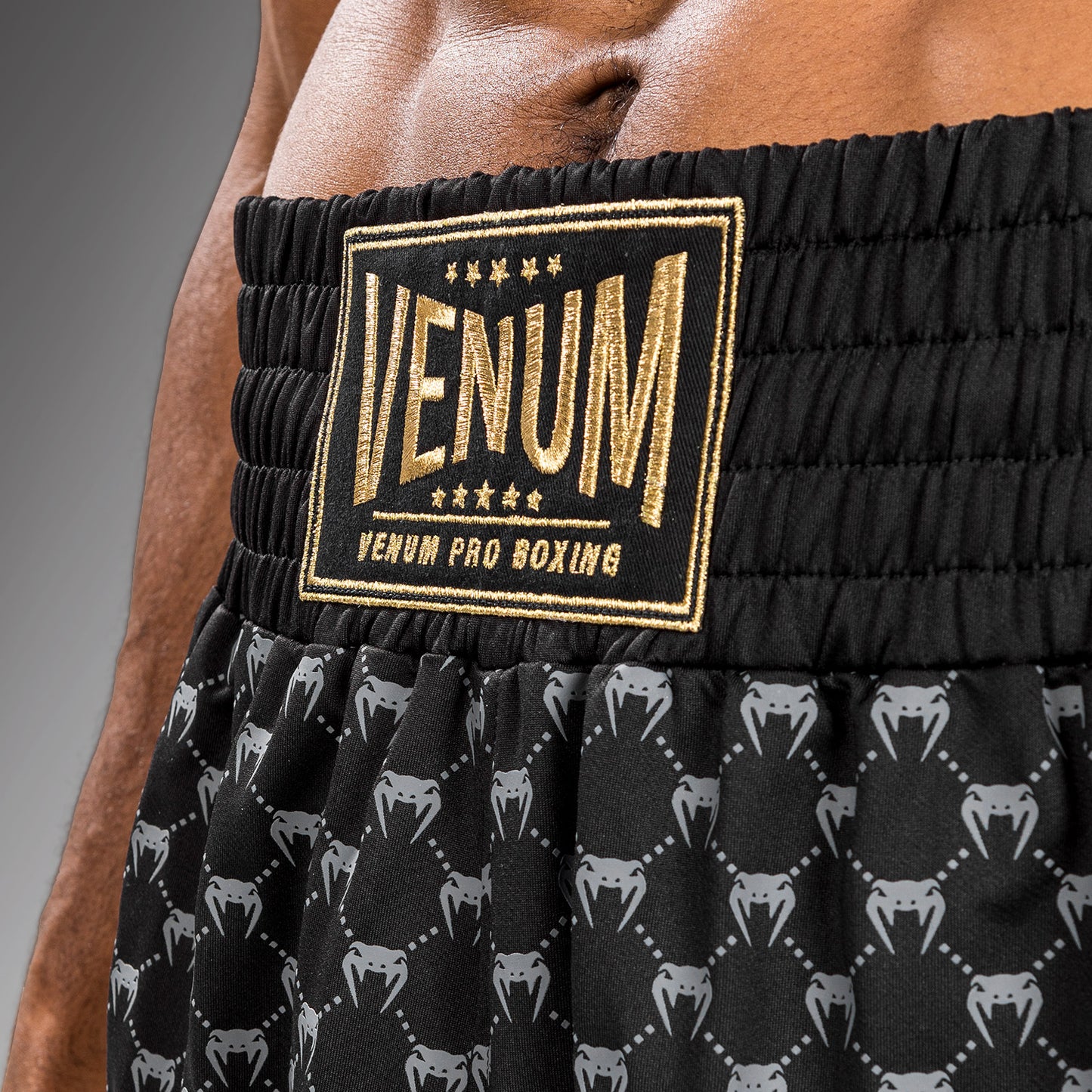 Venum Monogram 拳击短裤 – 黑色