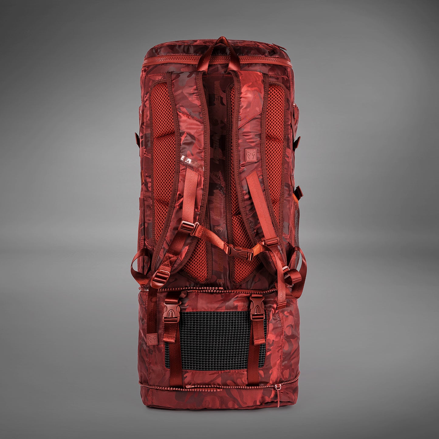 Venum Challenger Xtrem 背包 (50-63L) – 迷彩色/酒红色