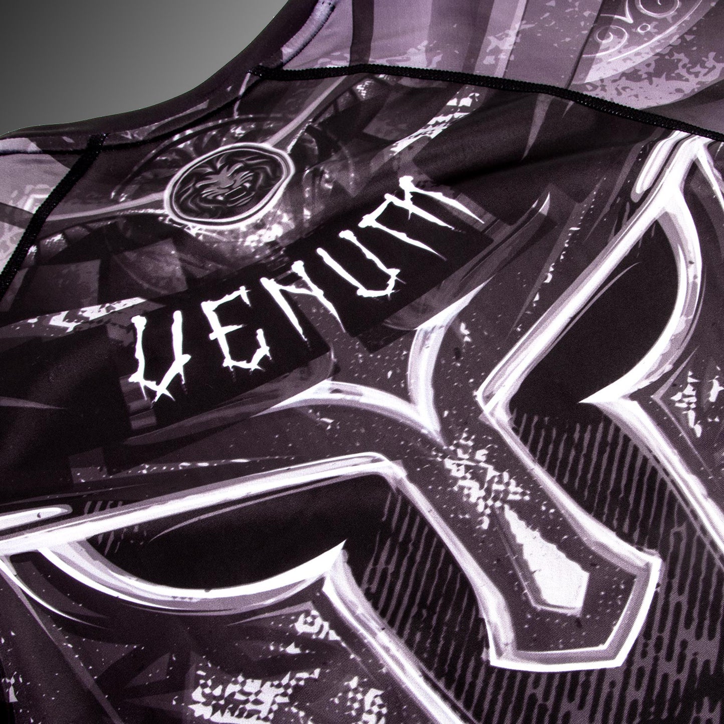 Venum Gladiator 3.0 紧身防磨衣–黑色/白色–短袖