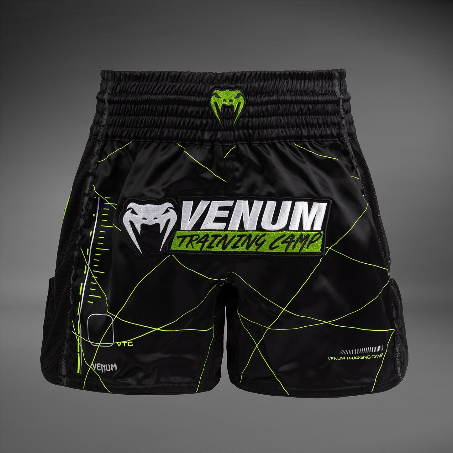 Venum Training Camp 4.0 泰拳短裤 – 黑色/荧光绿