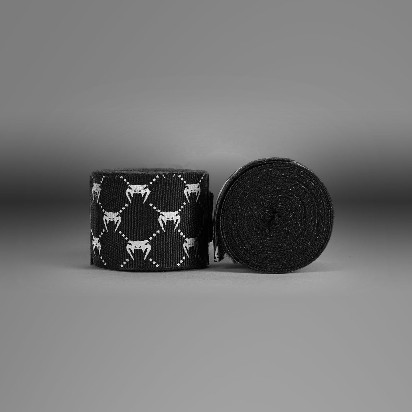 Venum Kontact Evo Monogram 拳击绷带 – 黑色/白色