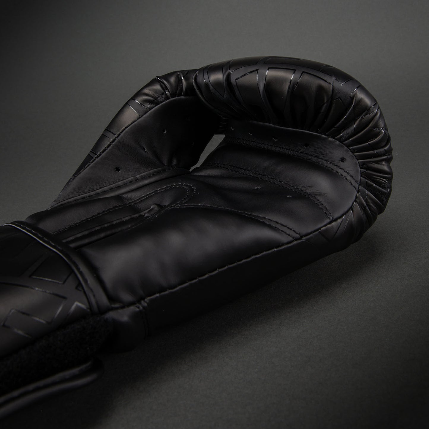 Venum Contender 1.5 XT 3D 拳击手套 – 黑色/金色