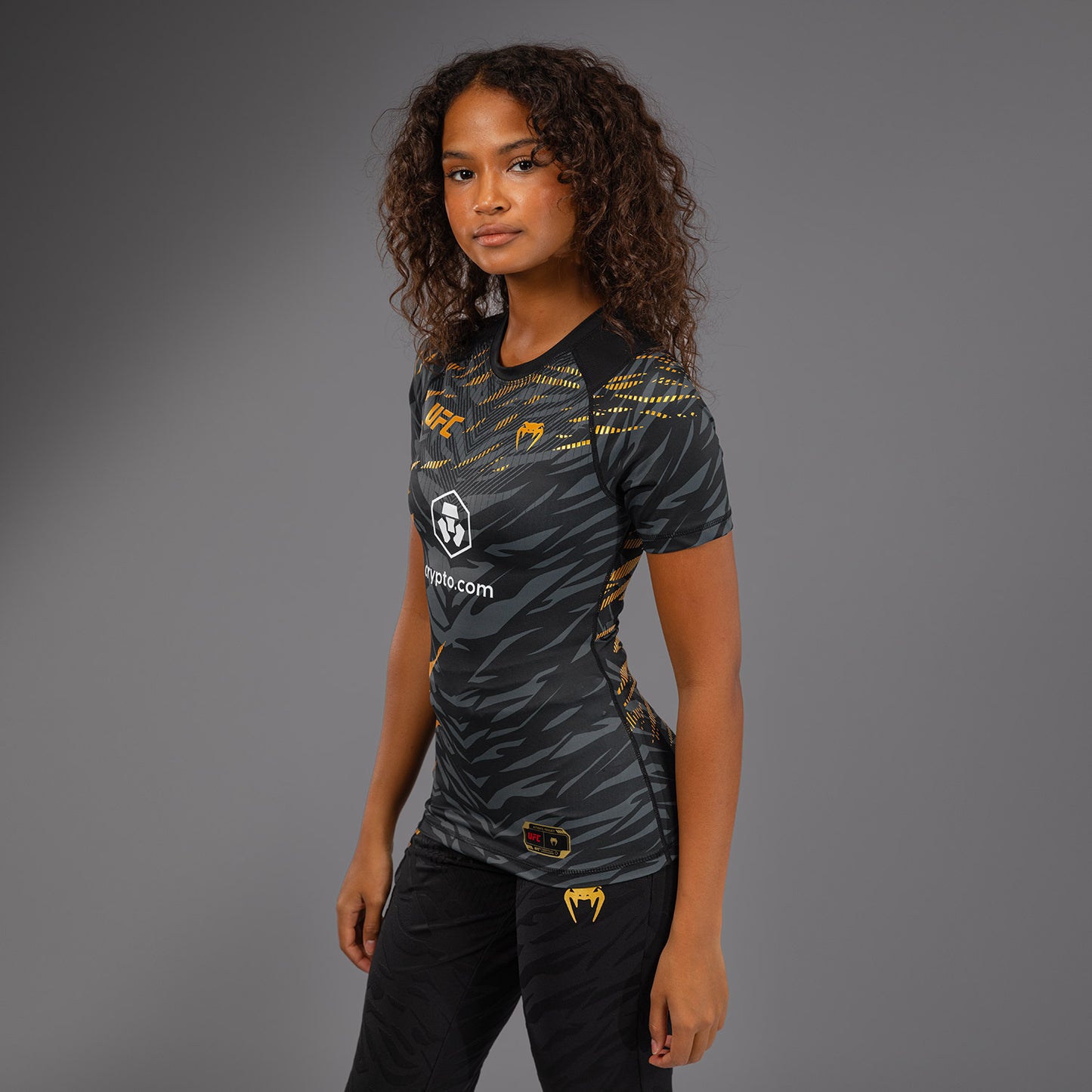 UFC Fusion by Venum Authentic Fight Night 女士紧身防磨衣–冠军款–短袖