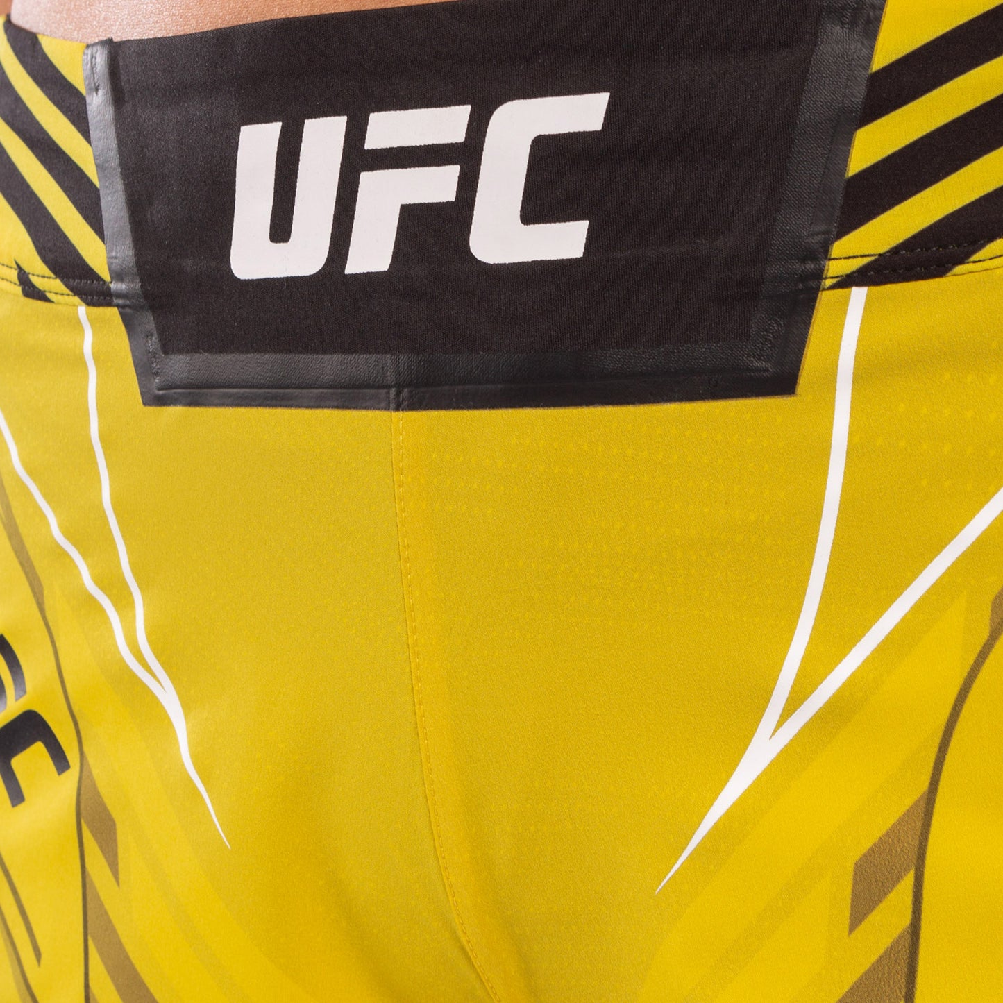 UFC Venum Authentic Fight Night 女士格斗短裤 – 短款 – 黄色