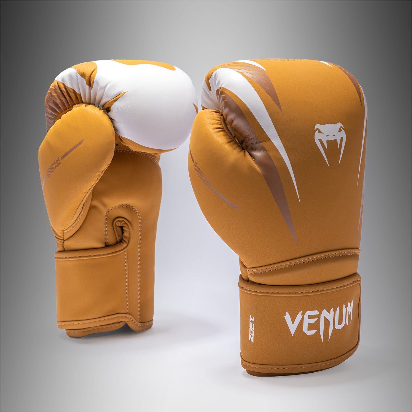 Venum Hurricane 拳击手套 – 哈瓦那色/白色