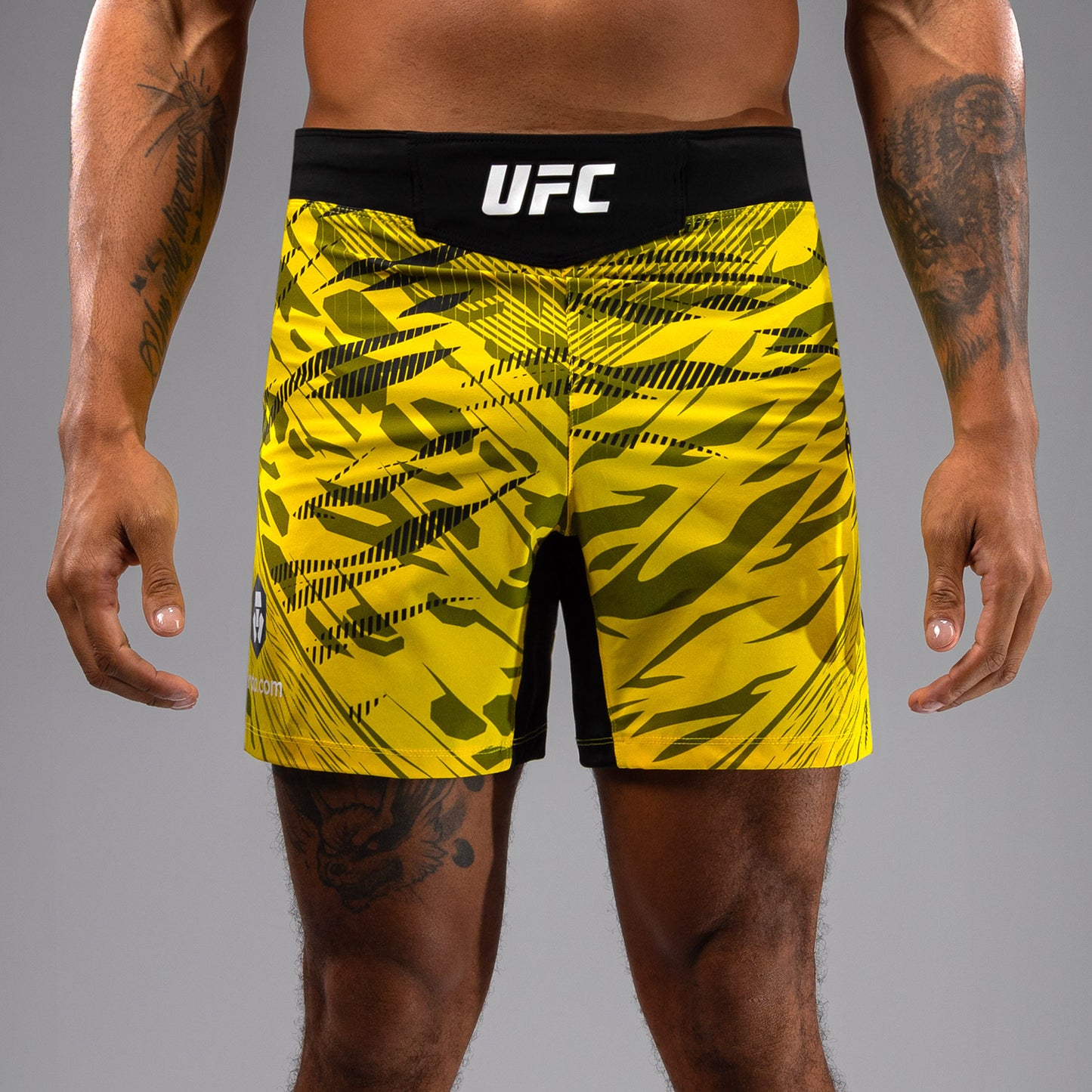 UFC Fusion by Venum Authentic Fight Night 男士格斗短裤 – 短款 – 黄色