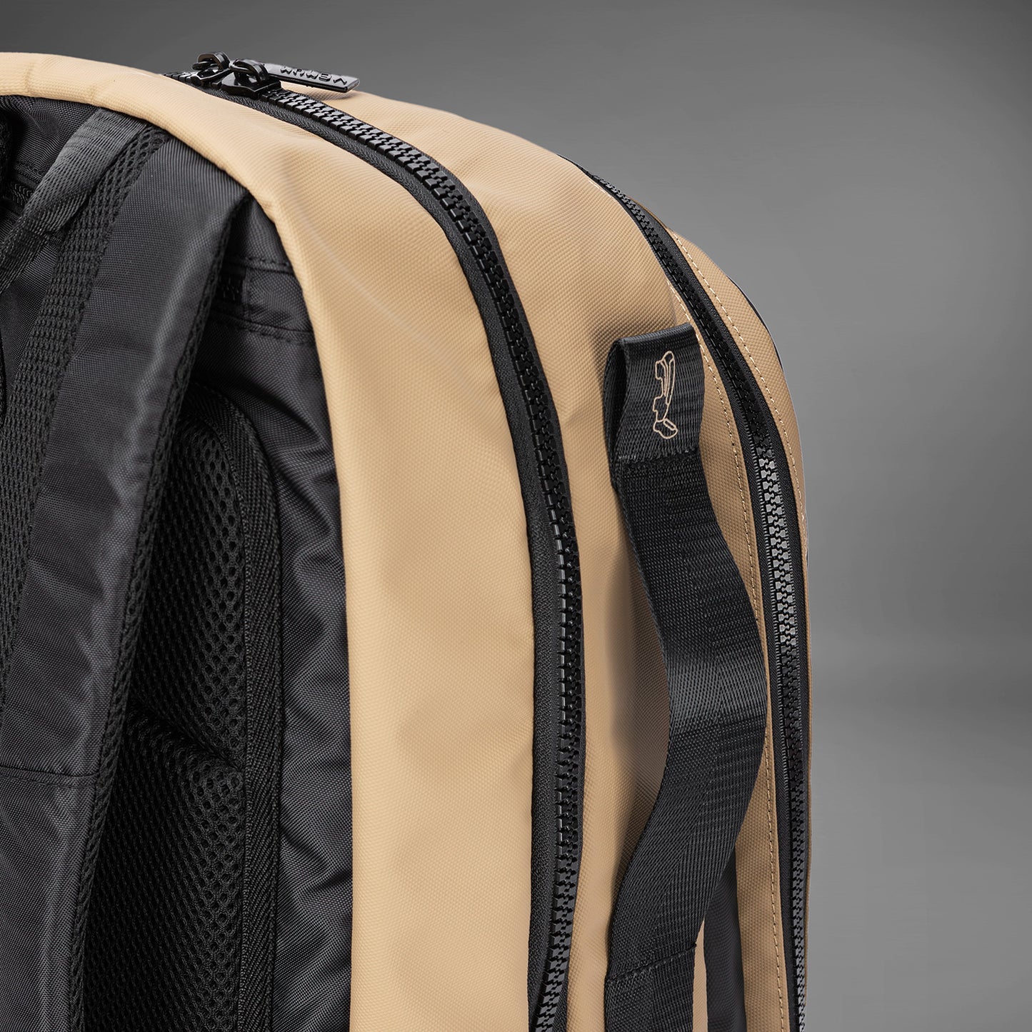 Venum Evo 2 背包（20-25L）– 黑色/沙色