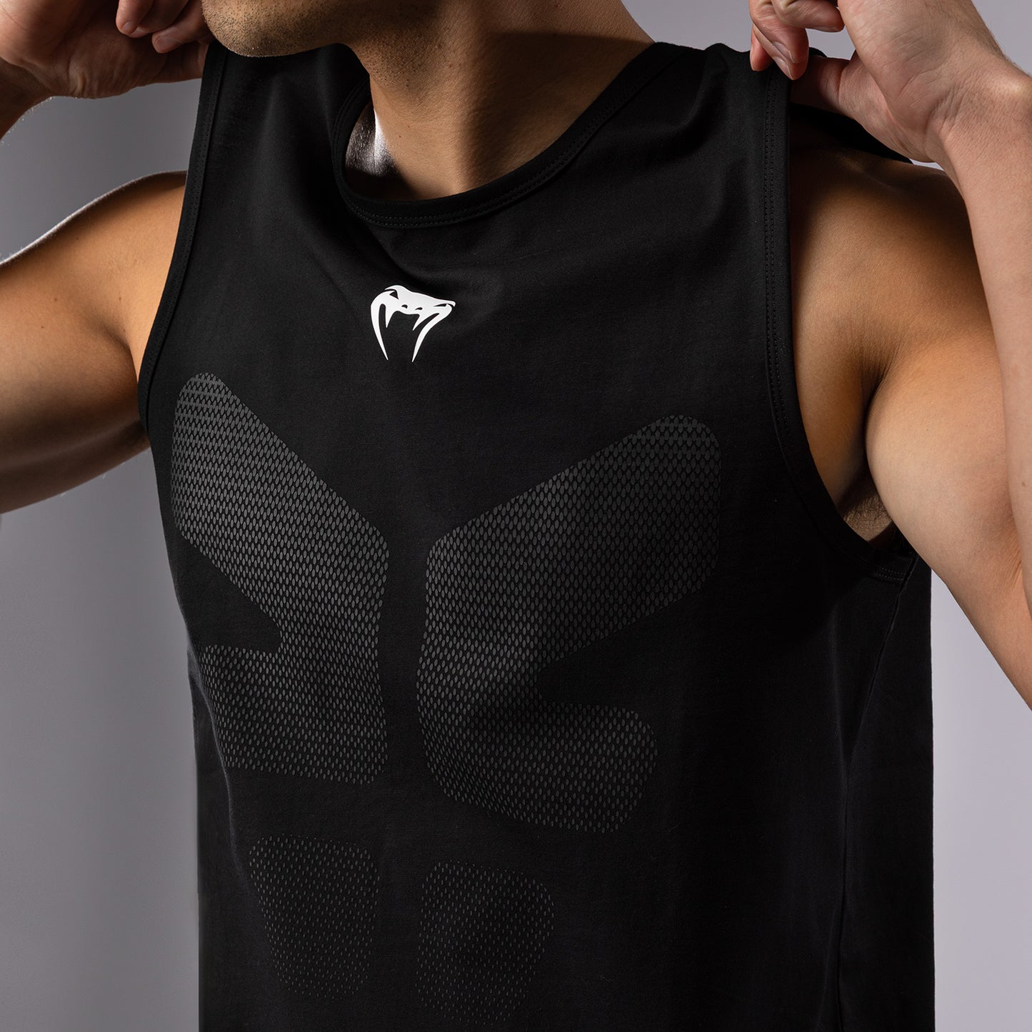 Venum Tactical XT背心 – 黑色/火红色